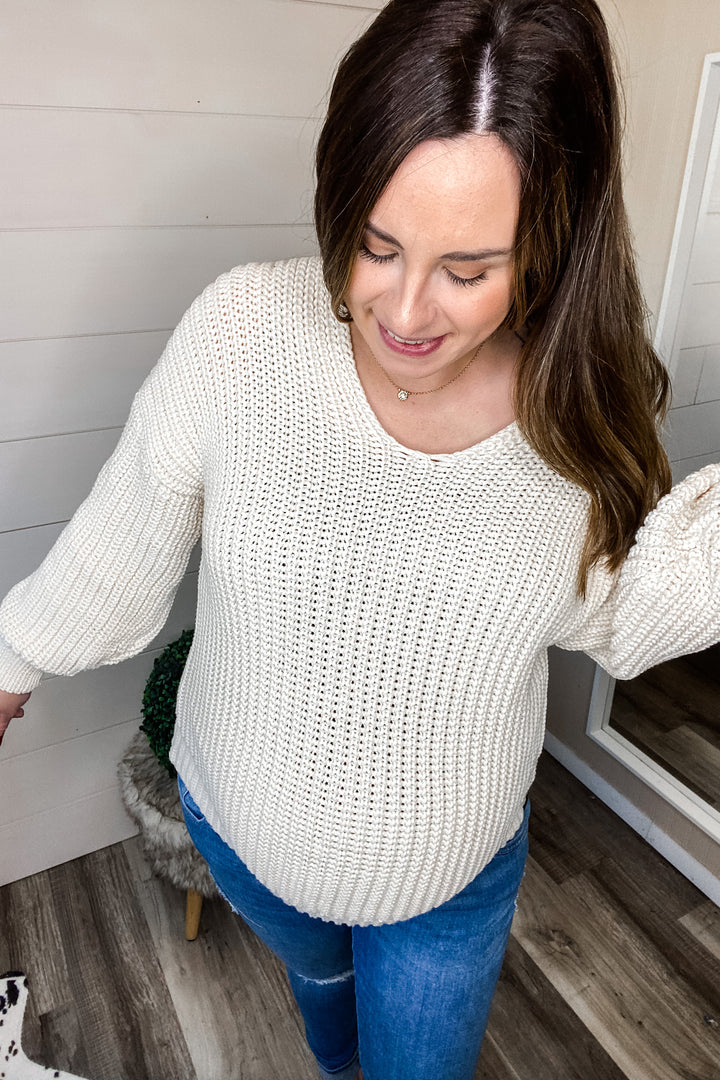 CREAM SLOUCHY KNIT SWEATER